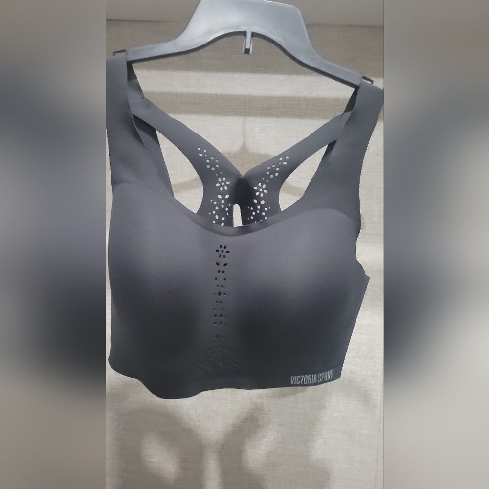 Victoria Sport Bra SZ 38D
